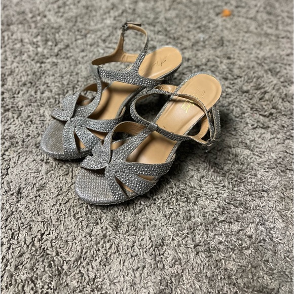 Sparkly Silver Heels - Picture 2 of 2